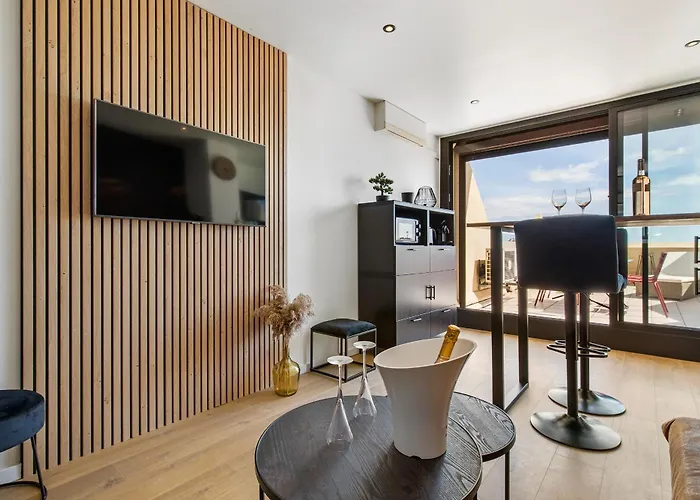 Coco Heliopolis Апартаменты Агд